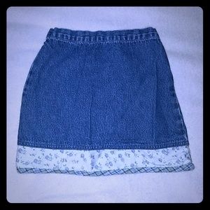 Girls Jean skirt w/flower and plaid detail sz M